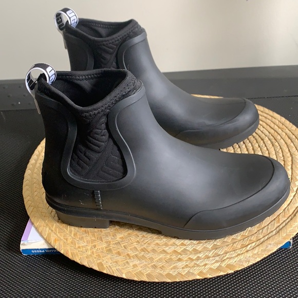 UGG Shoes - Ugg Chic Minimalist Chevonne Rubber Ankle Rain   Boot